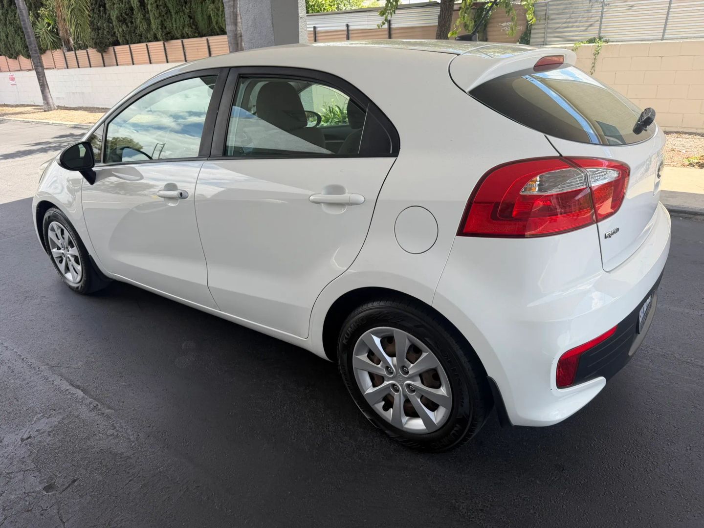 kia rio 5-door 2017 KNADM5A3XH6036974 image kia rio 5-door 2017 KNADM5A3XH6036974 image
